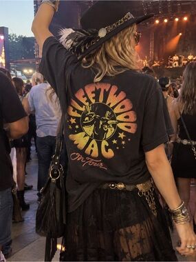 Fleetwood Mac Official 2019 On Tour Graphic Band Tee Black Size L 100% Cotton